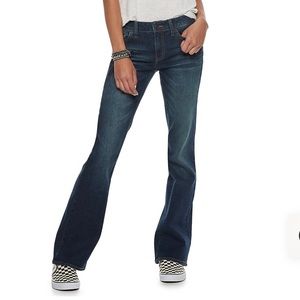 Low rise boot jeans. Size 7/28. Never worn, tags on